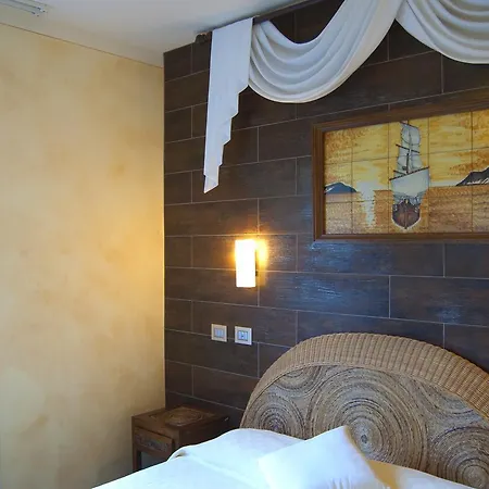 Bounty Nocleg ze śniadaniem Cavo